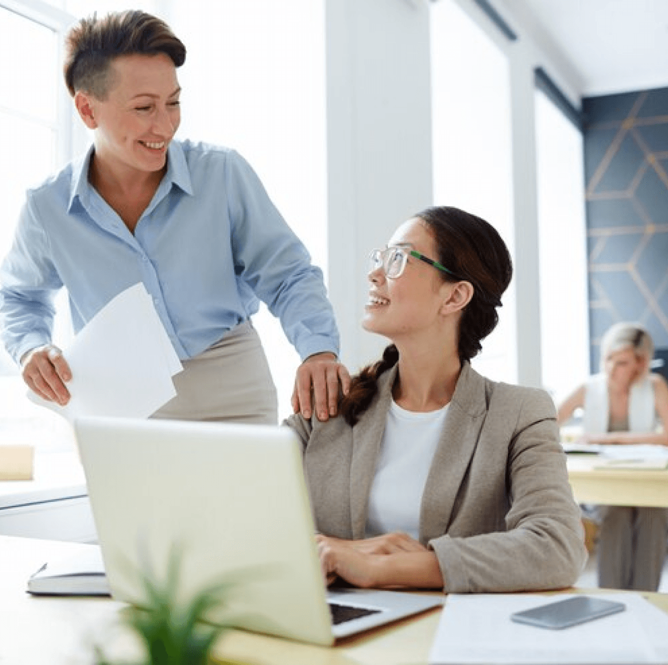 Ilustrasi orang menggunakan CasaLelang